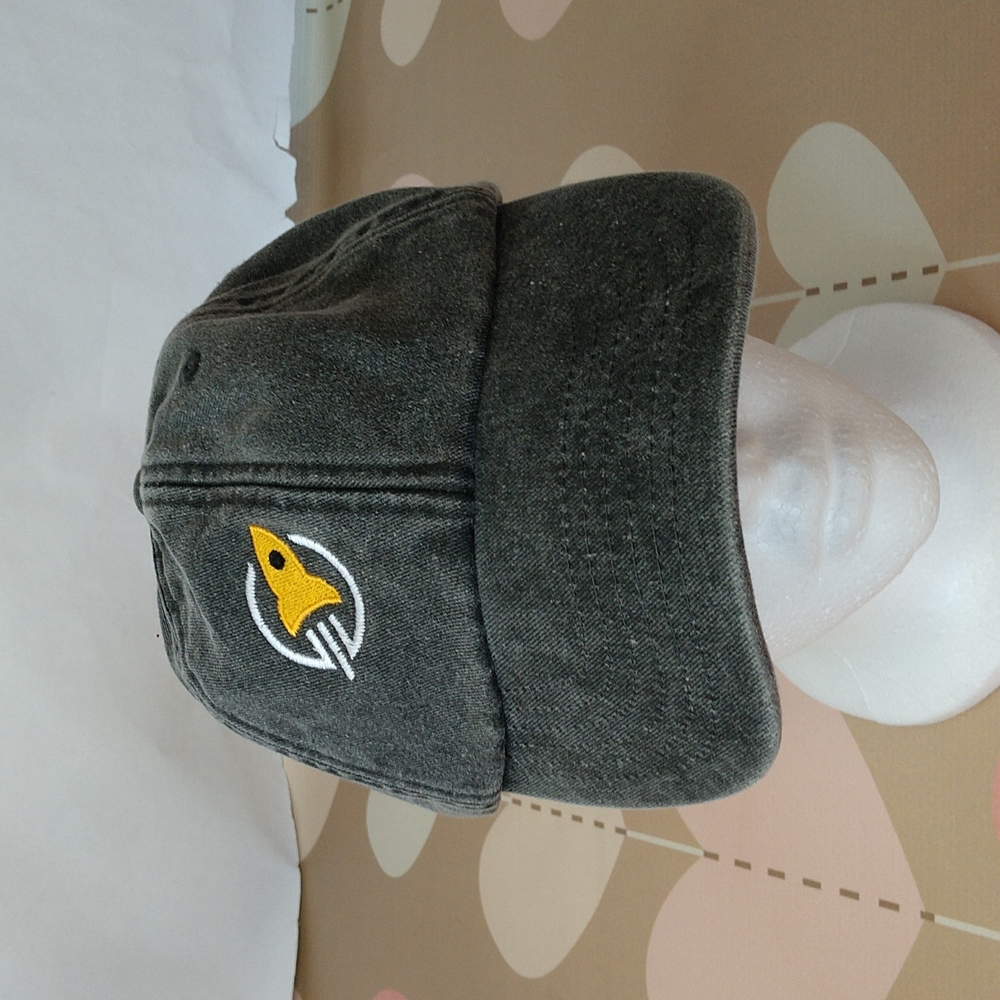 Beechfield Original Headwear rocket ship ball cap. Size OS